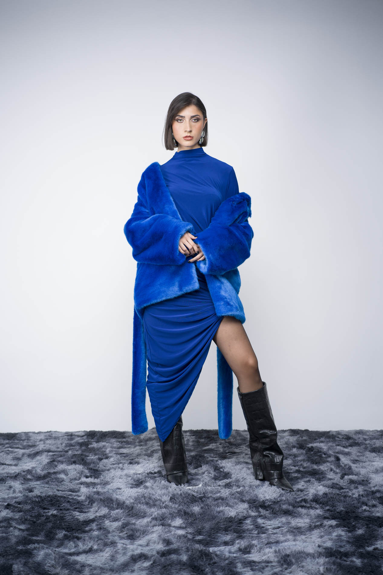 3. Abito Asimmetrico Blu Styling